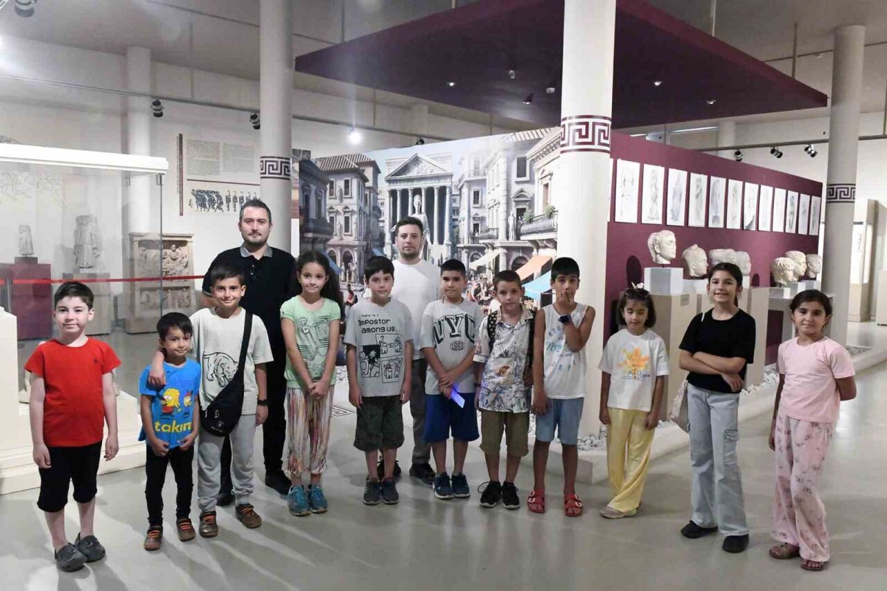 Osmangazi Belediyesi, "Minik Arkeologlar İş Başında" projesiyle 7-11 yaş arasındaki
