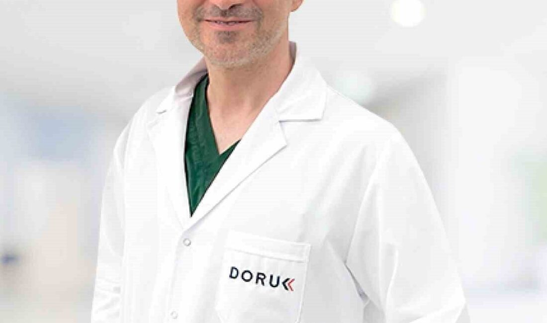 Doruk Nilüfer Hastanesi Kadın Hastalıkları Uzmanı Doç. Dr. Adnan Orhan,
