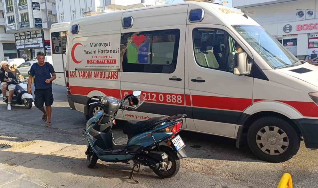 Antalya'nın Manavgat ilçesinde Yaşar Y. yönetimindeki motorlu bisiklet, sağından geçmeye