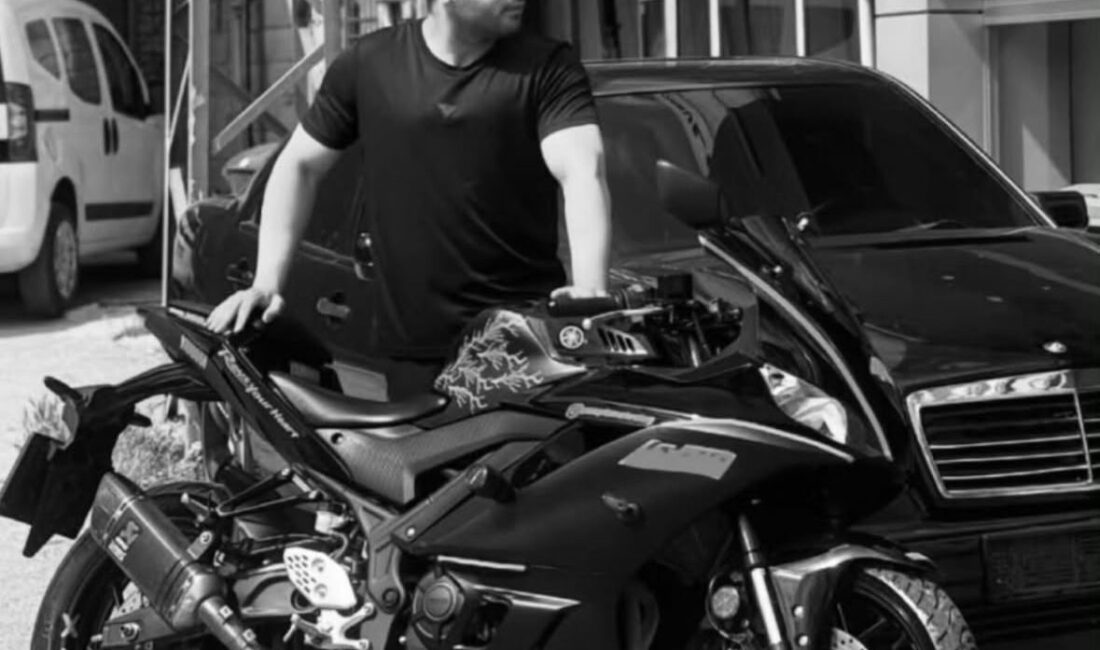 Gaziantep'te motosiklet tutkunu Cengiz Eman (23), 30 Temmuz'da yola fırlayan