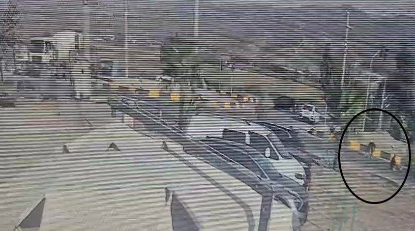 Hatay'ın Arsuz ilçesinde yolun karşısına geçmeye çalışan V.Ş., E.Y. yönetimindeki