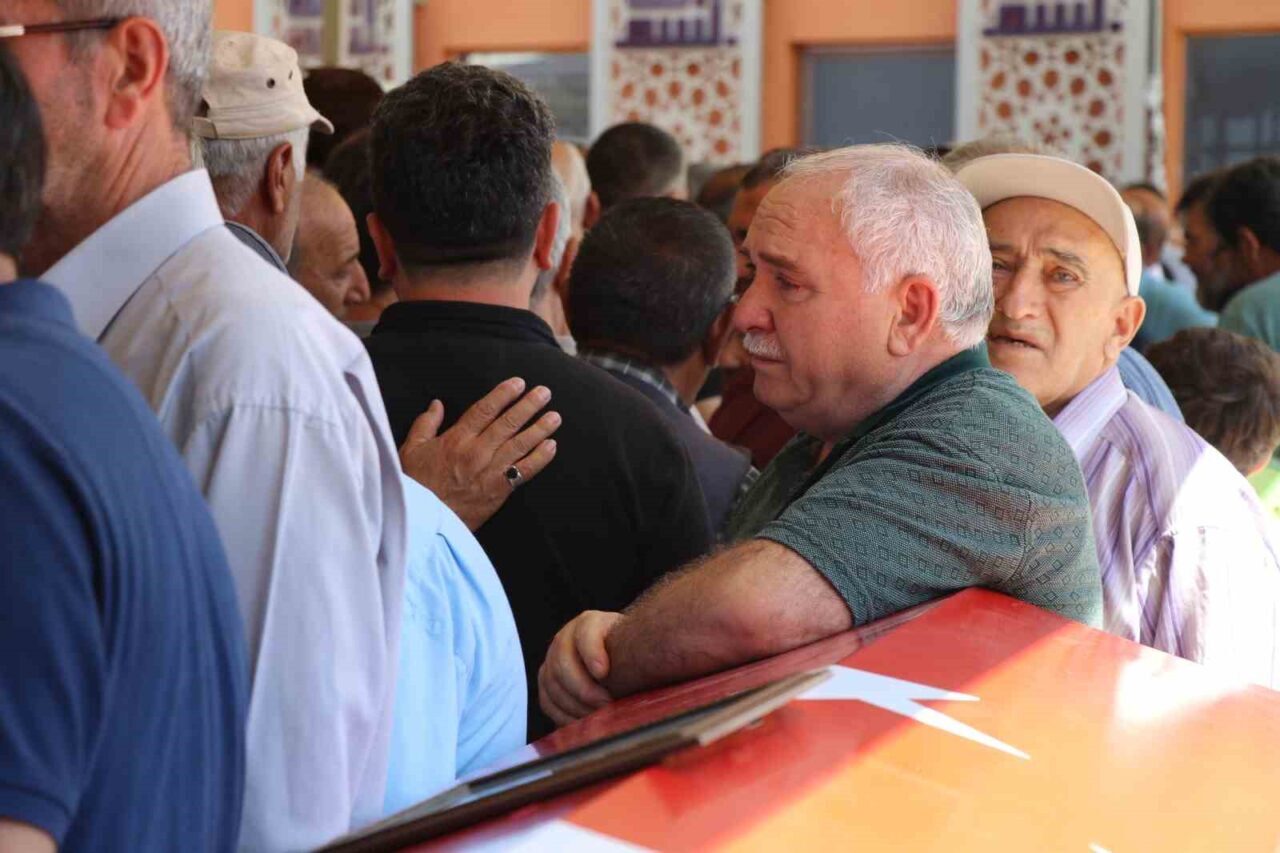 Sivas'ta Aydoğan Mahalle Muhtarı Yusuf Baloğlu (63), muhtarlık binasında ölü