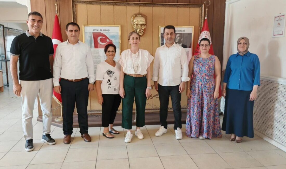 Nazilli Kaymakamı Huriye Küpeli Kan ve İlçe Milli Eğitim Müdürü