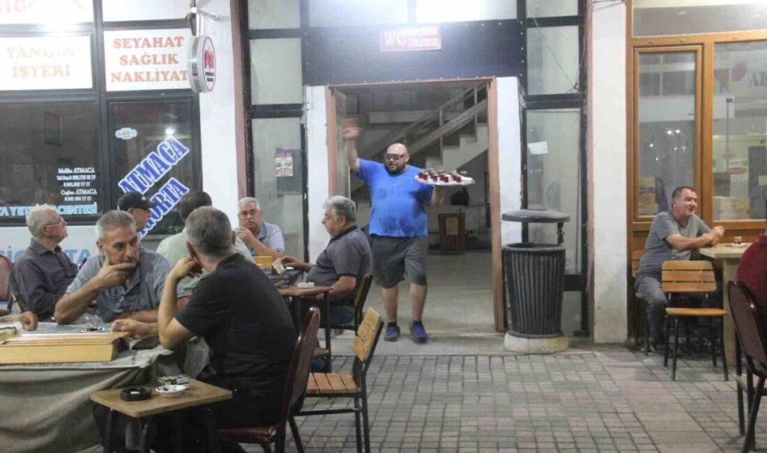 Çanakkale Bayramiç'teki bir kahvehanede garson olarak çalışan Yetkin Sarıkaya, çay