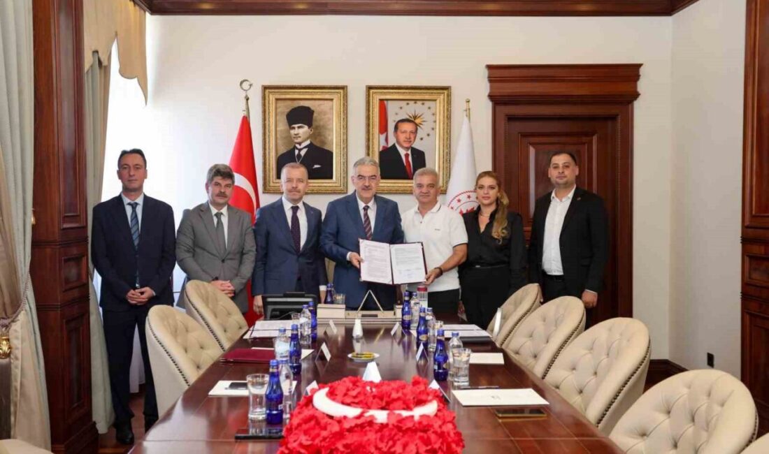 Bursa Valisi Erol Ayyıldız, hayırsever Abuzer Leman’ın destekleriyle Çalı Mahallesi'nde