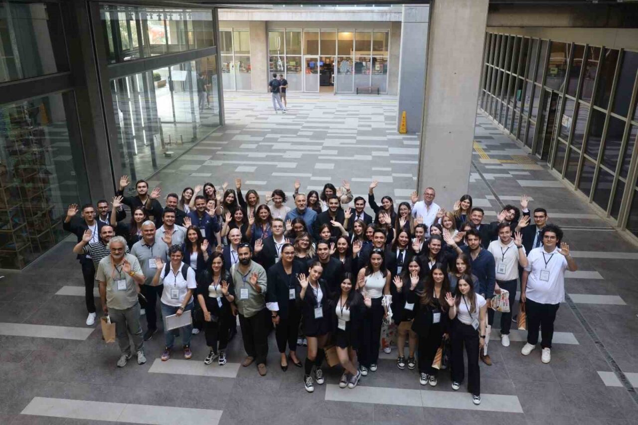 İzmir Ekonomi Üniversitesi, 17. 'Üniversite-Sanayi İş Birliği' etkinliğiyle lojistik öğrencilerini