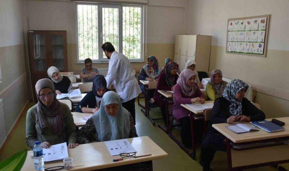 Gaziantep'te, çeşitli nedenlerle eğitime ara vermiş kadınlar, Şahinbey Belediyesinin düzenlediği