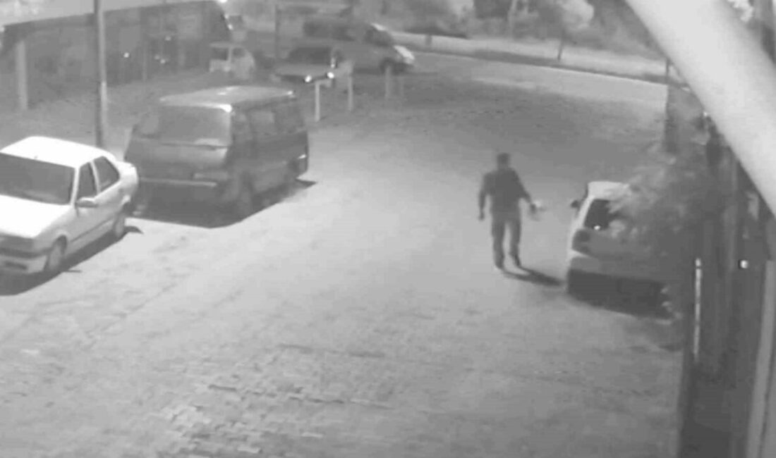 Ordu'nun Ünye ilçesinde, tamir için bırakılan bir otomobil kimliği belirsiz