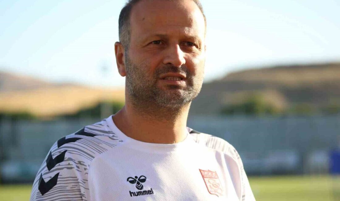 Sivasspor Teknik Direktörü Osman Zeki Korkmaz, bu sezonun zor geçeceğini