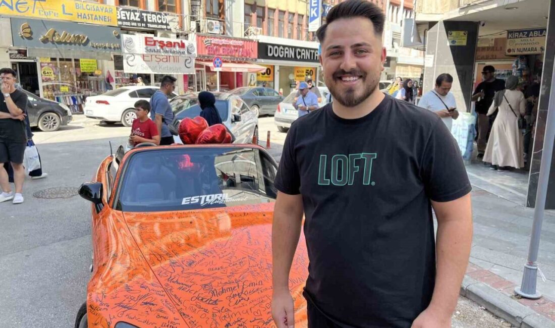 Konya'da 25 yaşındaki esnaf Muhammet Çetin, turuncu kaplamalı Honda S2000