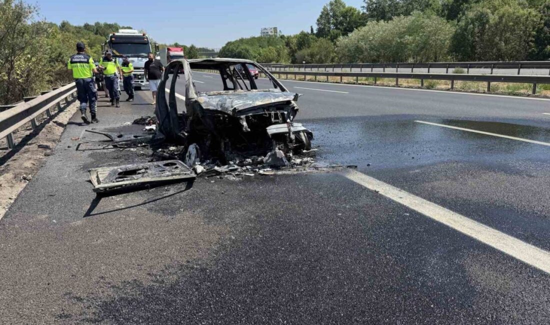Sakarya'da Anadolu Otoyolu’nda C.B. yönetimindeki yabancı plakalı otomobilde yangın çıktı.
