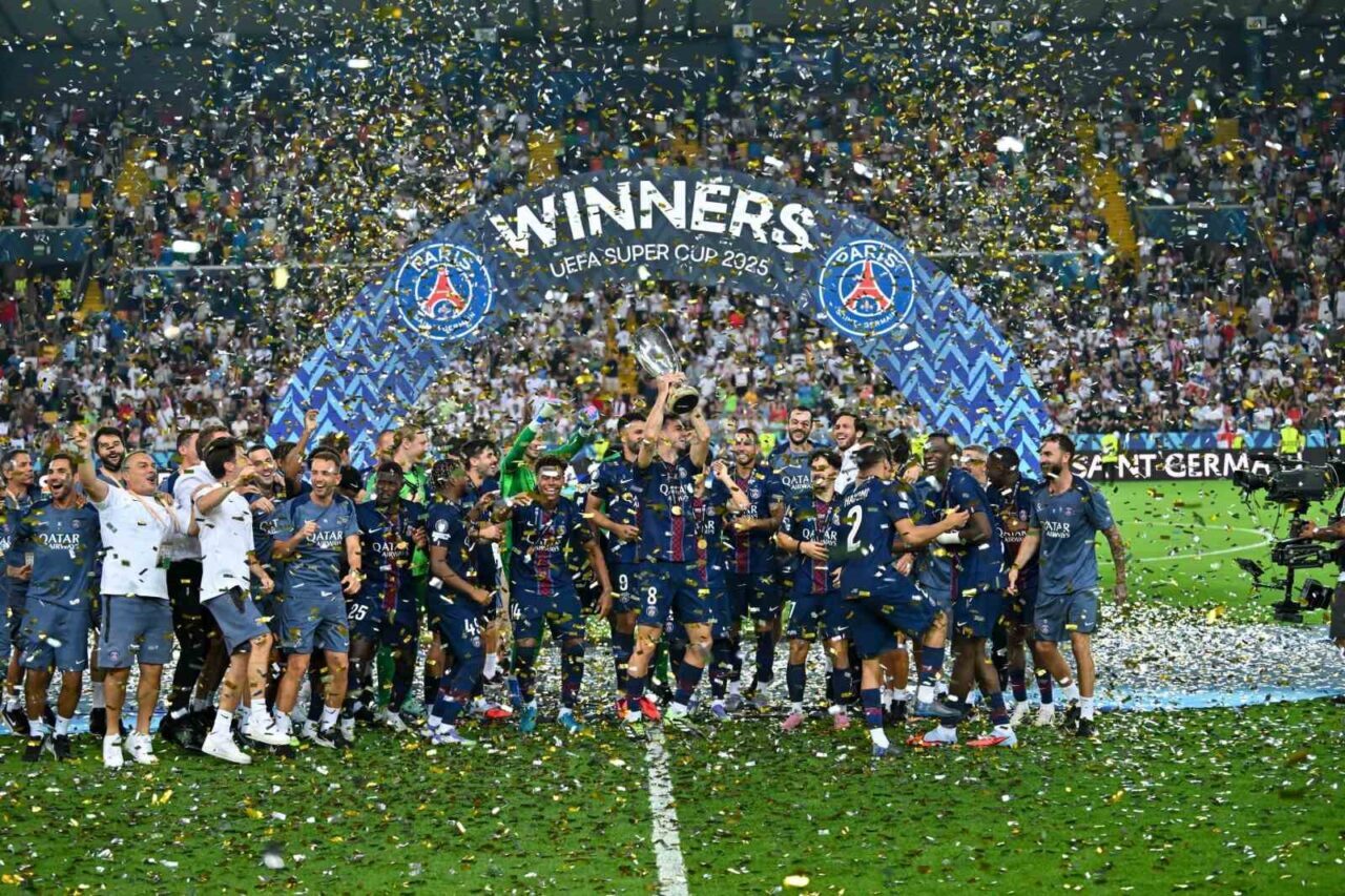 UEFA Süper Kupa'da Paris Saint-Germain, normal süresi 2-2 biten maçta