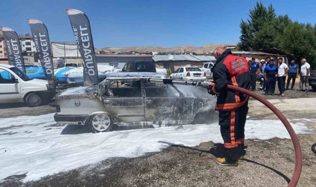 Malatya'nın Darende ilçesindeki İbrahimpaşa Mahallesi'nde park halindeki 44 ACJ 654