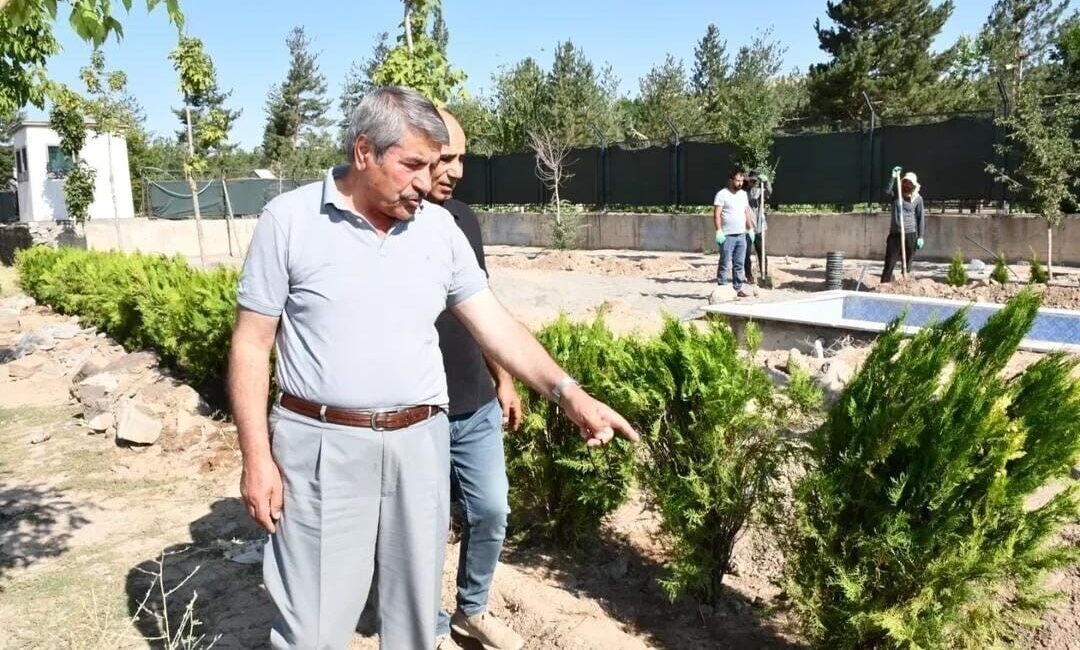 Ağrı'nın Patnos ilçesinde devam eden çevre düzenleme çalışmalarıyla, sürdürülebilir yaşam