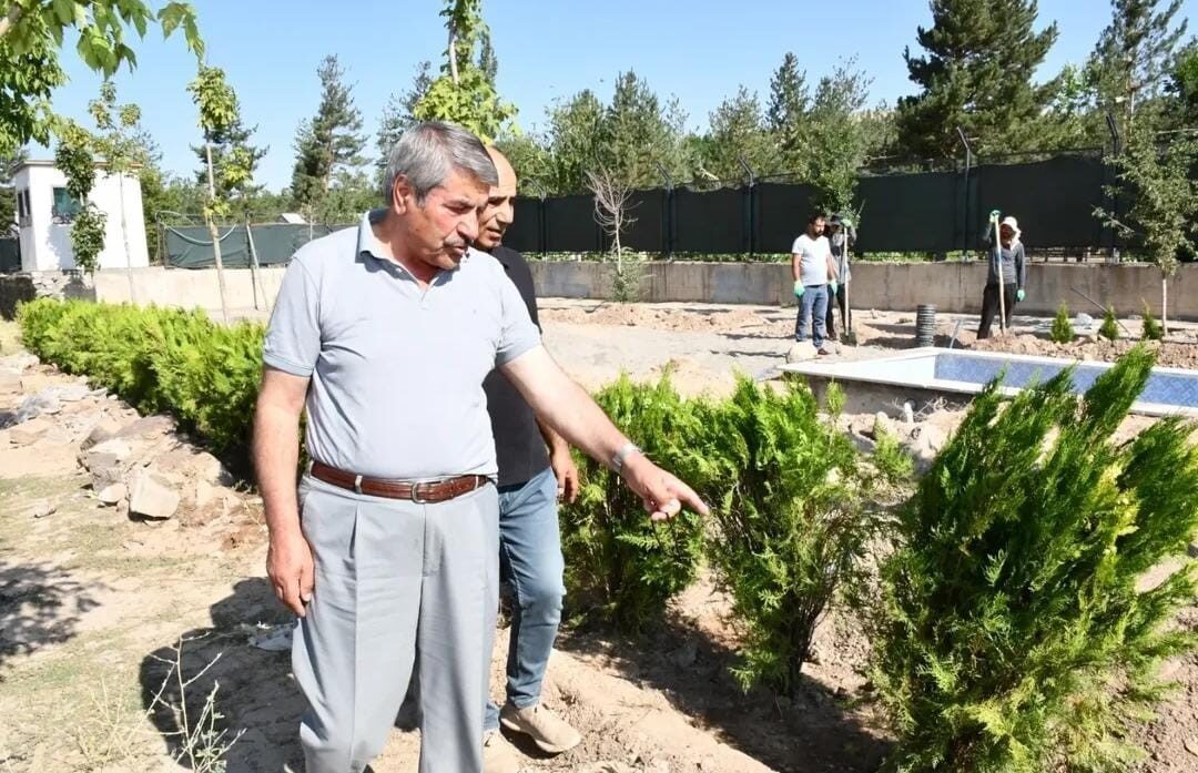 Ağrı'nın Patnos ilçesinde devam eden çevre düzenleme çalışmalarıyla, sürdürülebilir yaşam
