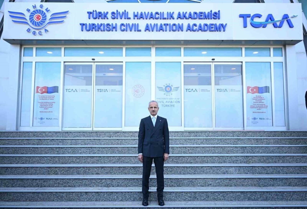 Ulaştırma ve Altyapı Bakanı Abdulkadir Uraloğlu, 15 Ağustos'tan itibaren pilot