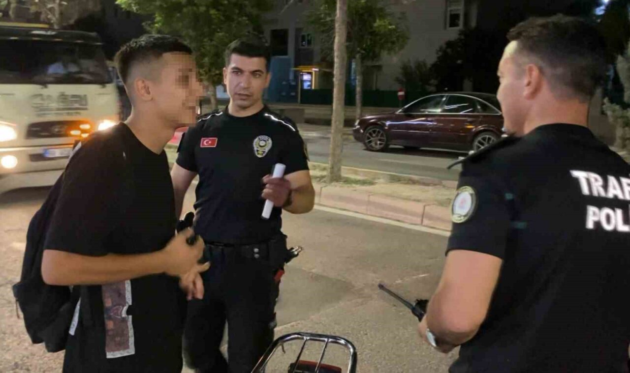 Aksaray'da plakasız motosiklet kullanırken yakalanan 19 yaşındaki Sinan G., polise