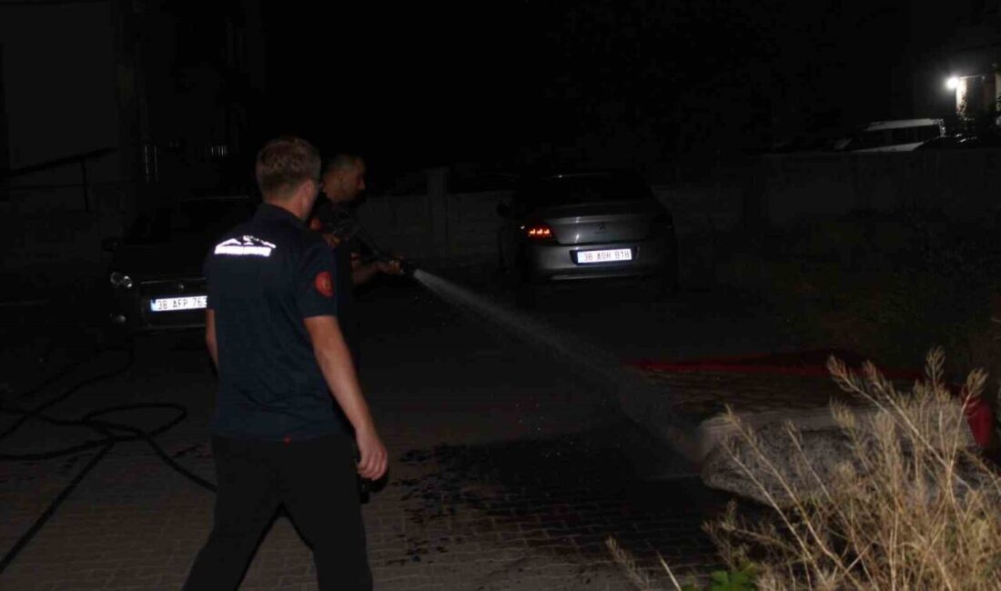 Kayseri'nin Kocasinan ilçesinde, devriye polislerinin bir evden duman çıkmasını fark