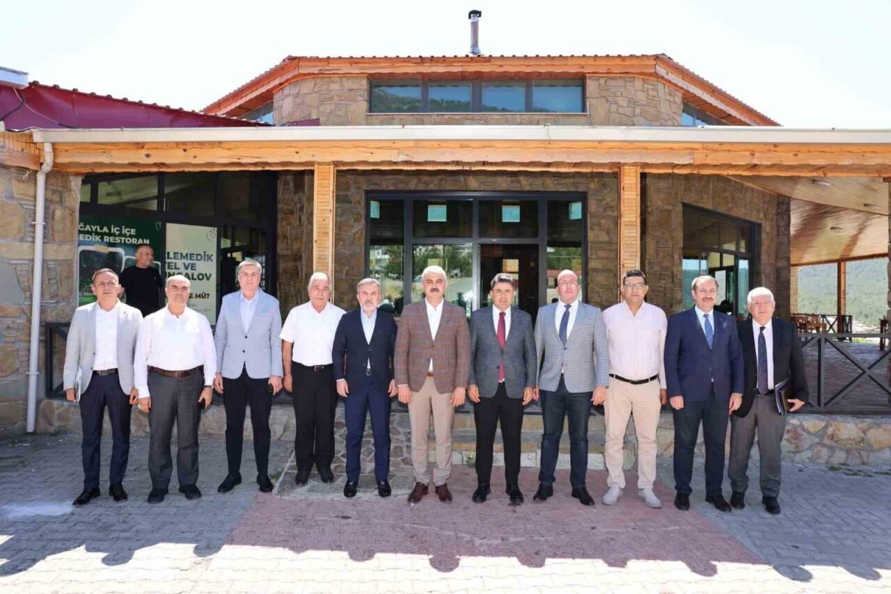 Adana'nın Pozantı ilçesinde yeni bir devlet hastanesi ve araç muayene
