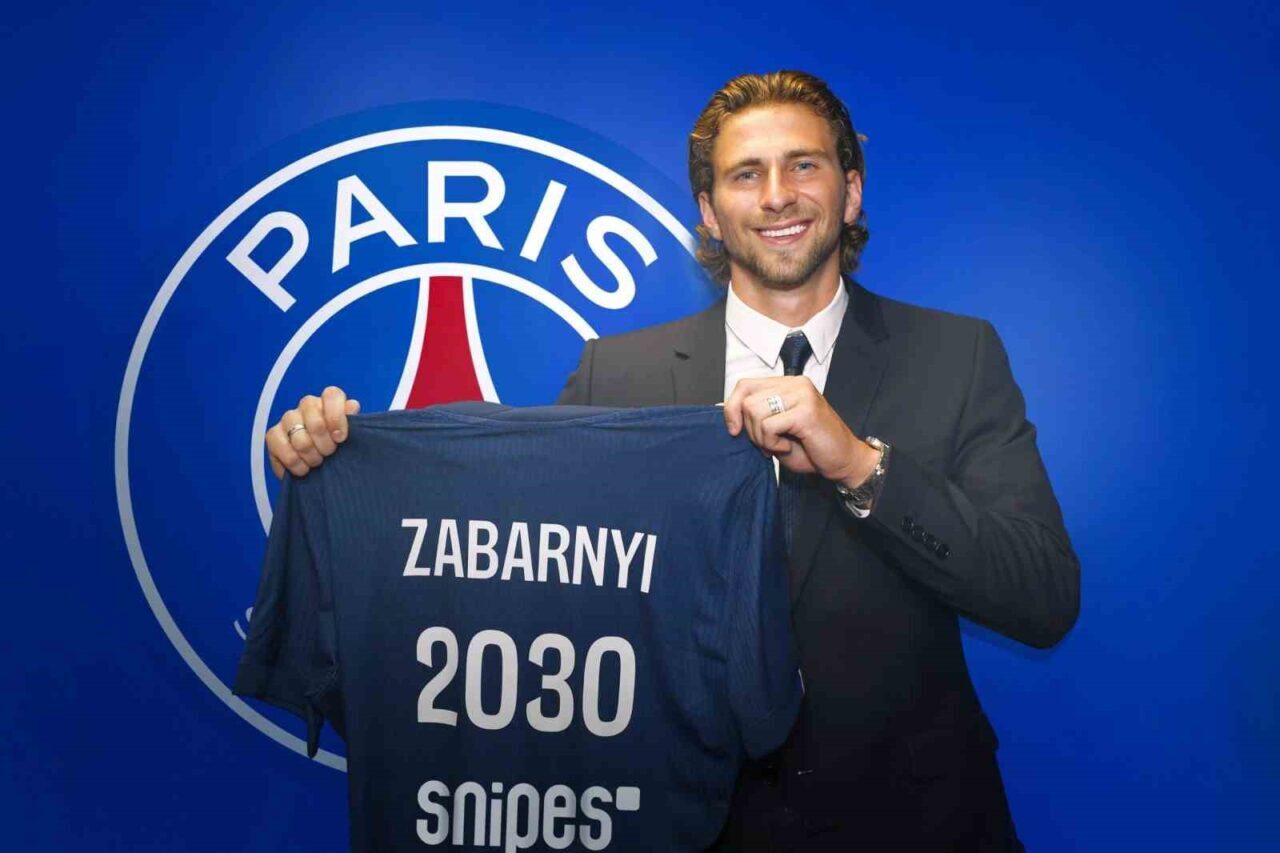 Paris Saint-Germain, 22 yaşındaki Ukraynalı stoper Ilya Zabarnyi ile 5