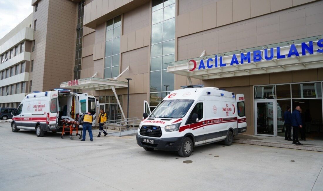 Erzincan'ın Refahiye ilçesinde sabah saatlerinde meydana gelen trafik kazasında bir