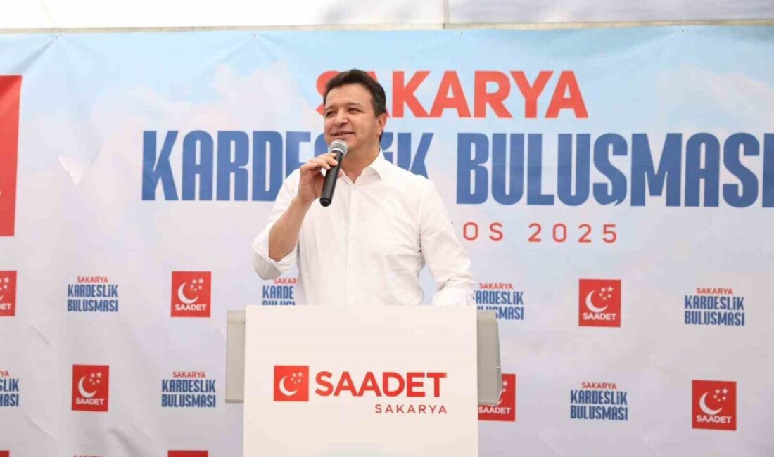 Saadet Partisi Genel Başkanı Mahmut Arıkan, Sakarya'nın Geyve ilçesinde düzenlenen