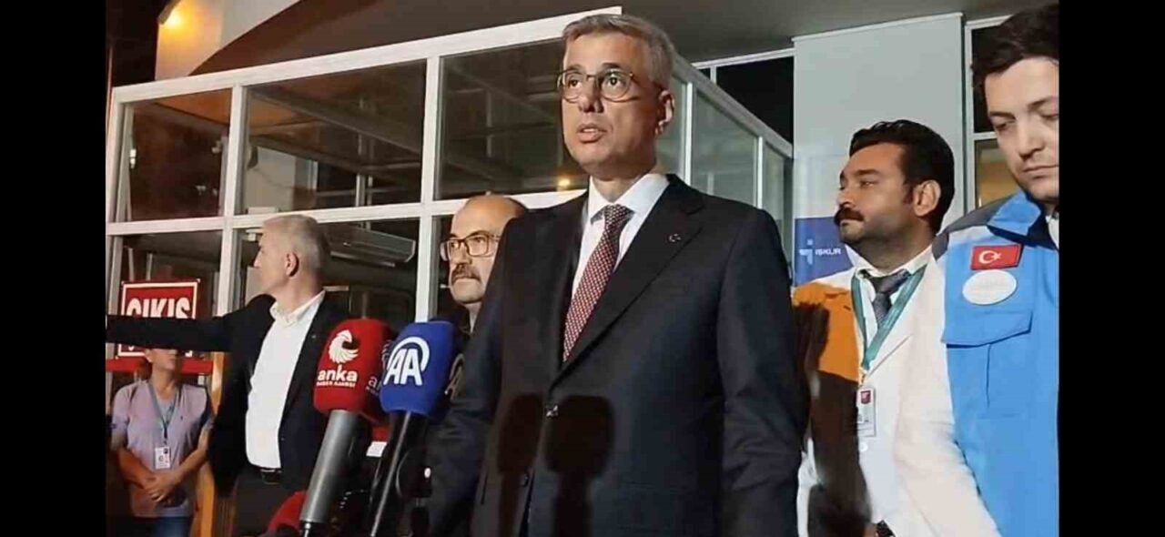 Sağlık Bakanı Kemal Memişoğlu, Balıkesir’deki 6.1 büyüklüğündeki depremin ardından yaralıları