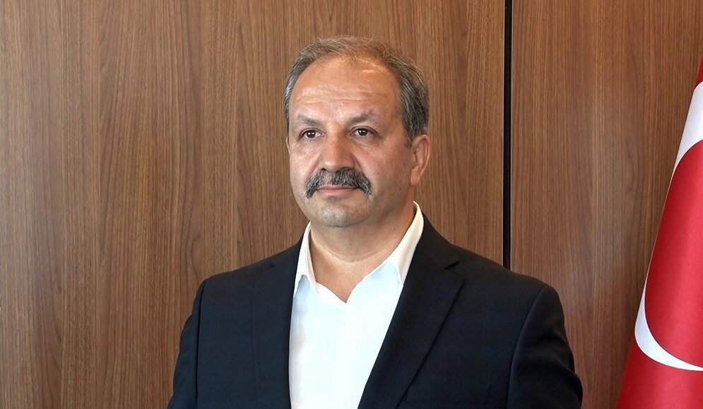 Sağlık-Sen Genel Başkanı Mahmut Faruk Doğan, Kamu İşveren Heyeti'nin sunduğu