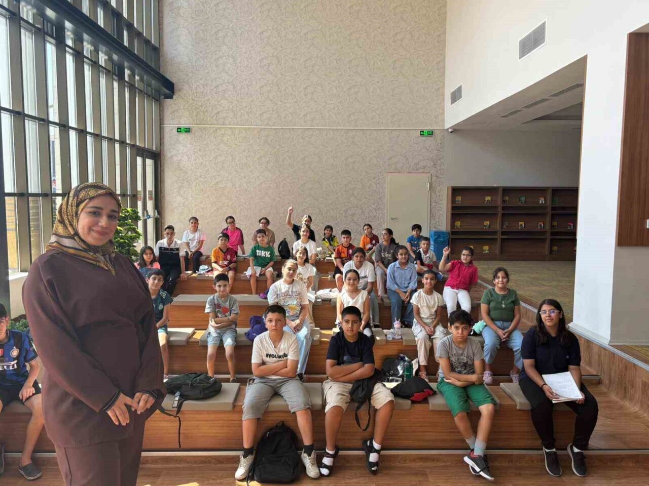 Gaziantep Şahinbey Belediyesi, Millet Kütüphanesi’nde kurduğu İngilizce Kulübü ile çocuklar