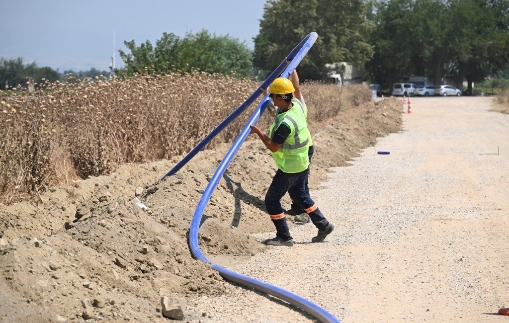 Manisa'nın Salihli ilçesi Çukuroba Mahallesi'nde yıllardır süren altyapı sorunları, MASKİ'nin