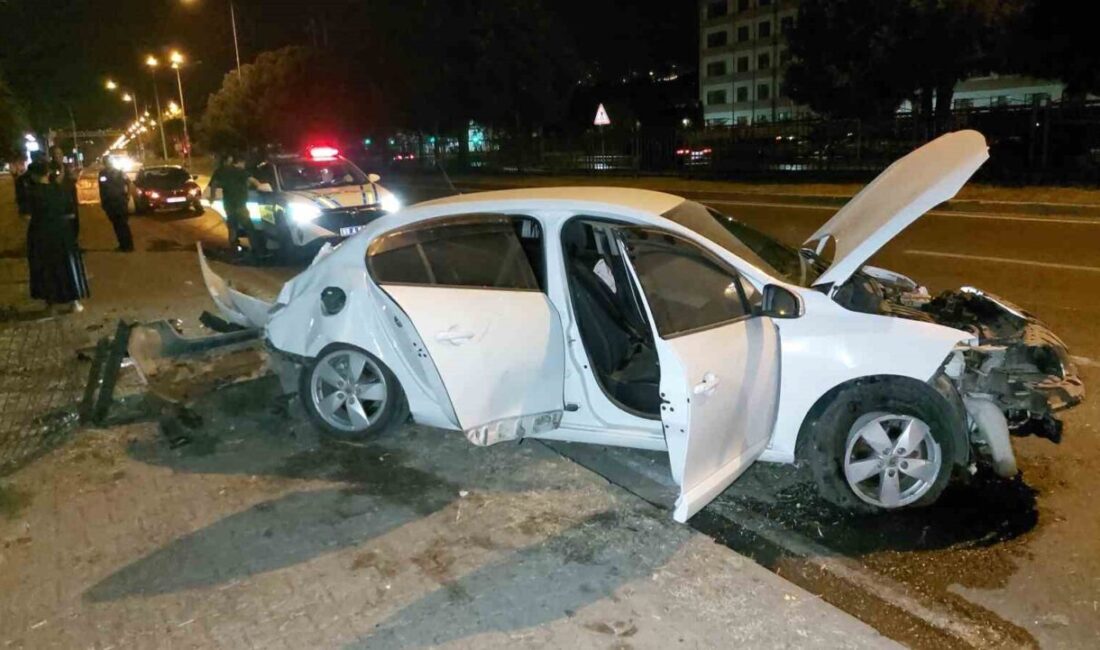 Samsun’un Atakum ilçesinde Emrah Sadıç’ın kullandığı otomobil, direksiyon kontrolünü kaybederek
