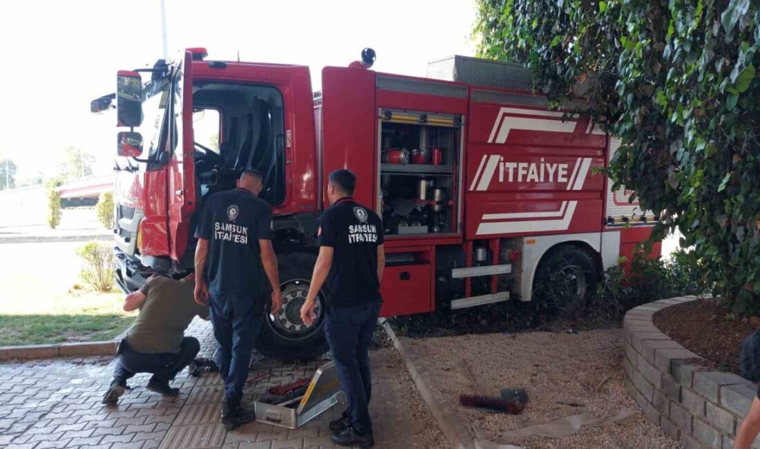 Samsun'un Canik ilçesinde yangın söndürmeye giden itfaiye aracı ile hafif