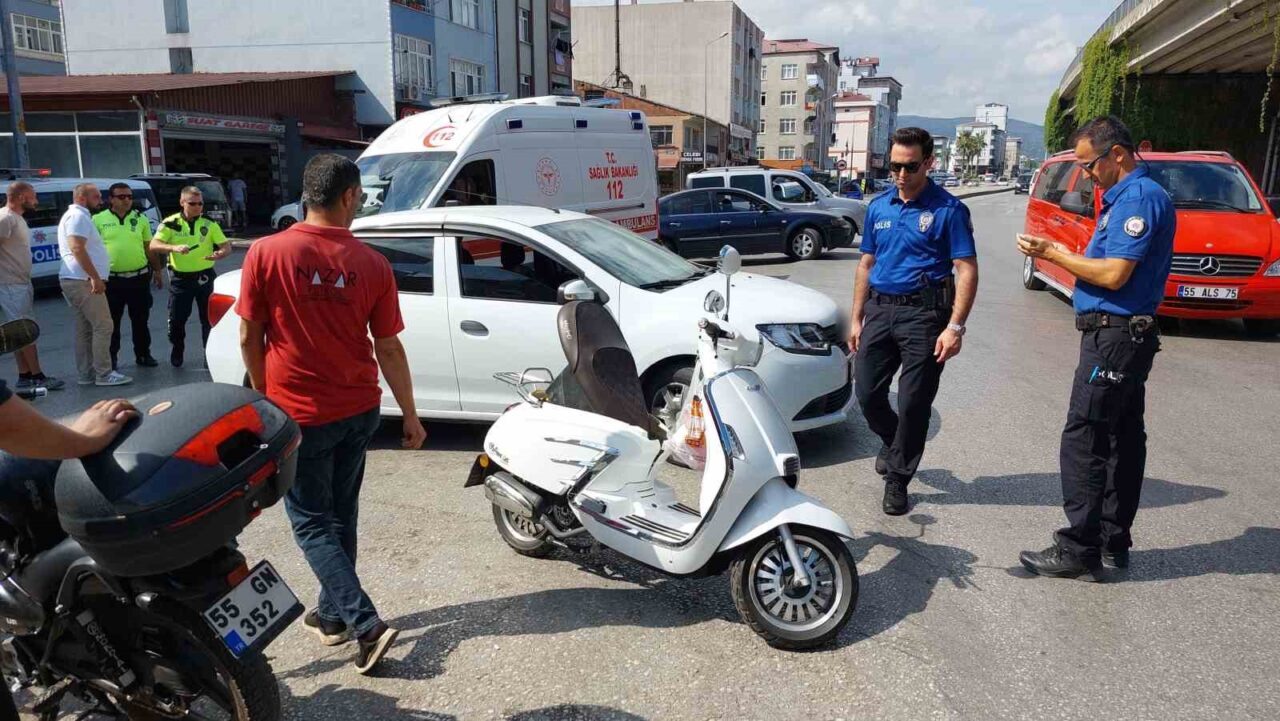 Samsun'un Canik ilçesinde otomobil ve motosiklet arasında meydana gelen kazada