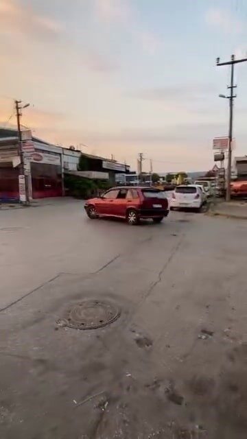 Sakarya'nın Adapazarı ilçesinde O.Ö. (26), drift yaparken yakalandı. İlgili kuralları