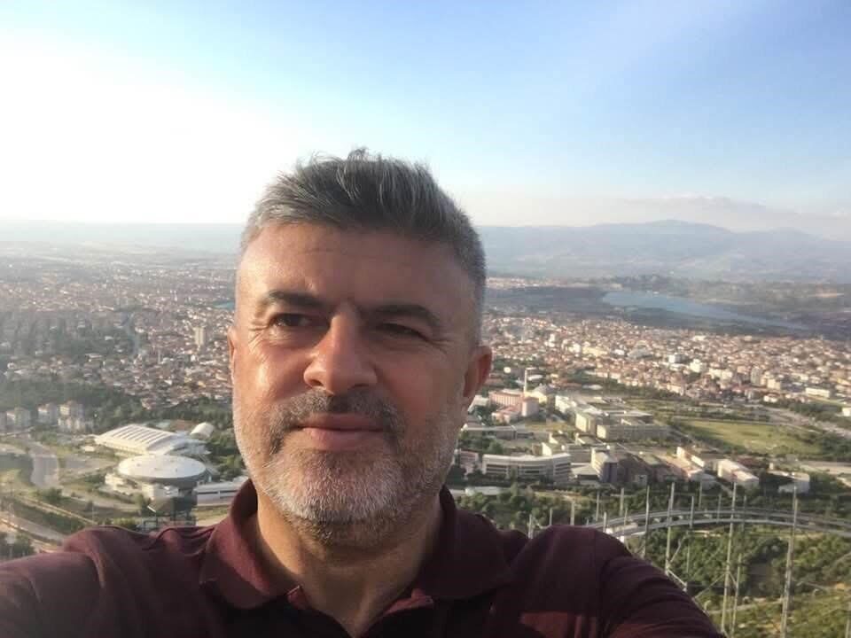 Manisa'nın Sarıgöl ilçesinde 4 Eylül İlkokulu Müdürü Selçuk Erol, beyin