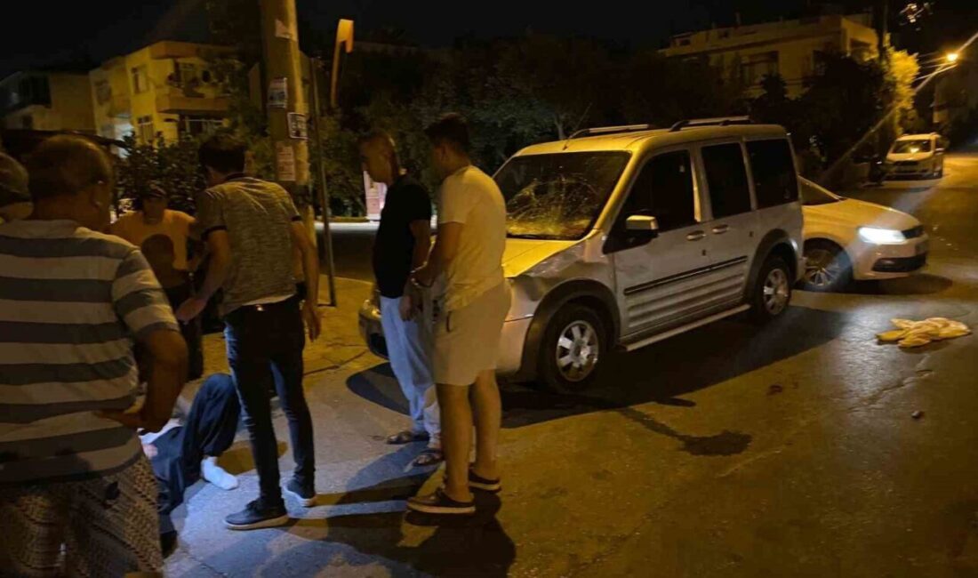 Antalya'nın Serik ilçesinde Oğuzhan O.'nun motosikletiyle hafif ticari aracın çarpışması