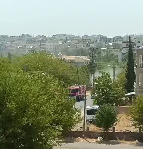 Adıyaman'ın Yeşilyurt Mahallesi'nde bulunan bir elektrik trafosu, aşırı sıcaklar nedeniyle