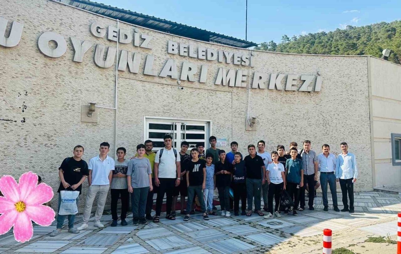 Simav Boğazköy Hafız Hasan Takak Yatılı Kuran Kursu öğrencileri, Müdür