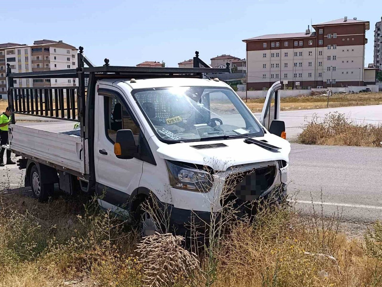 Sivas'ın Şarkışla ilçesinde bir kamyonet ile otomobilin çarpışması sonucu 6