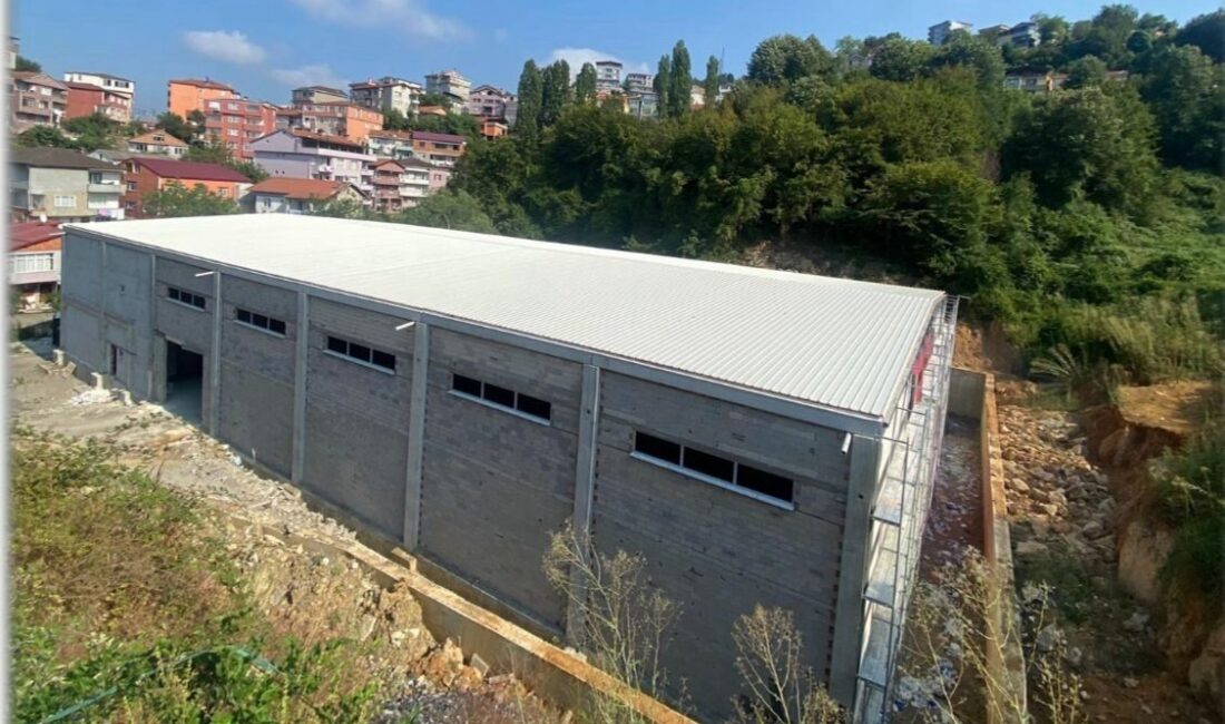 Zonguldak'taki Merkez Bahçelievler Kapalı Spor Salonu inşaatı yüzde 80 oranında