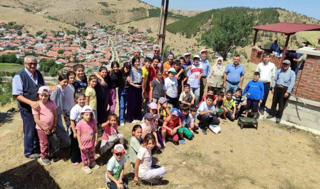 Şuhut ilçesinde İlçe Müftülüğü, Balçıkhisar köyündeki Yaz Kur’an kursu öğrencilerine