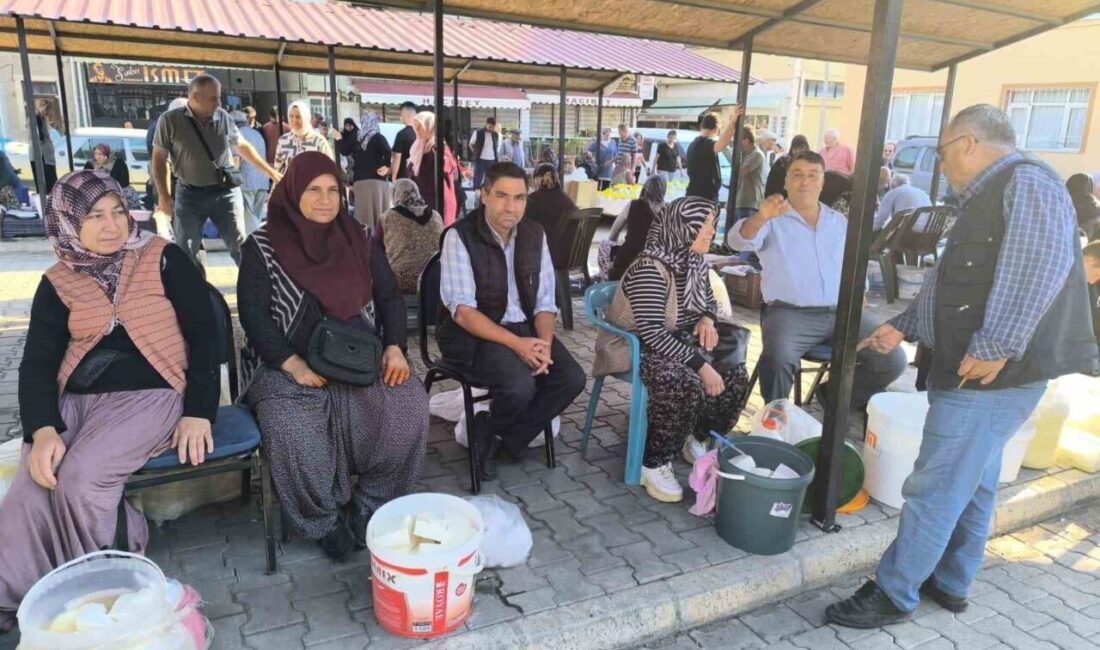 Afyonkarahisar'ın Şuhut ilçesinde kurulan Yöresel Ürünler Pazarı, her cumartesi yoğun