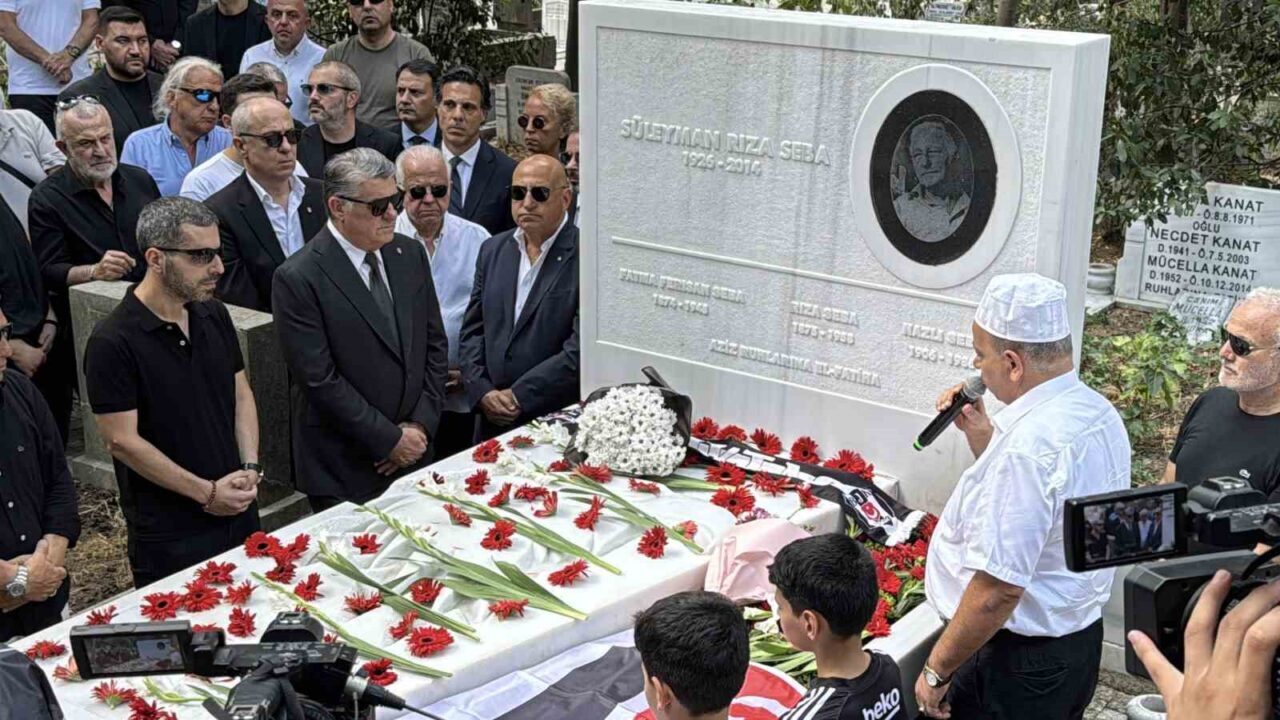 Beşiktaş Onursal Başkanı Süleyman Seba, vefatının 11. yıldönümünde Feriköy Mezarlığı’nda