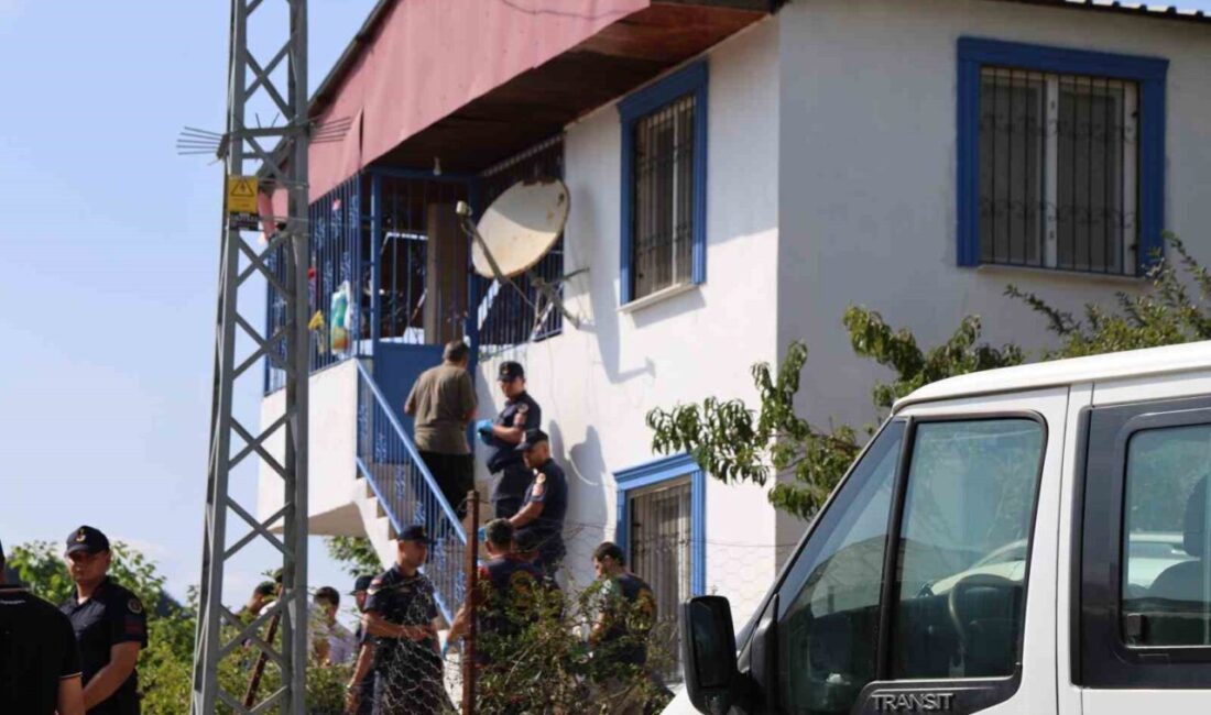 Adana'nın Kozan ilçesinde, öğretmen Yener R., kiracısı 70 yaşındaki Hüseyin
