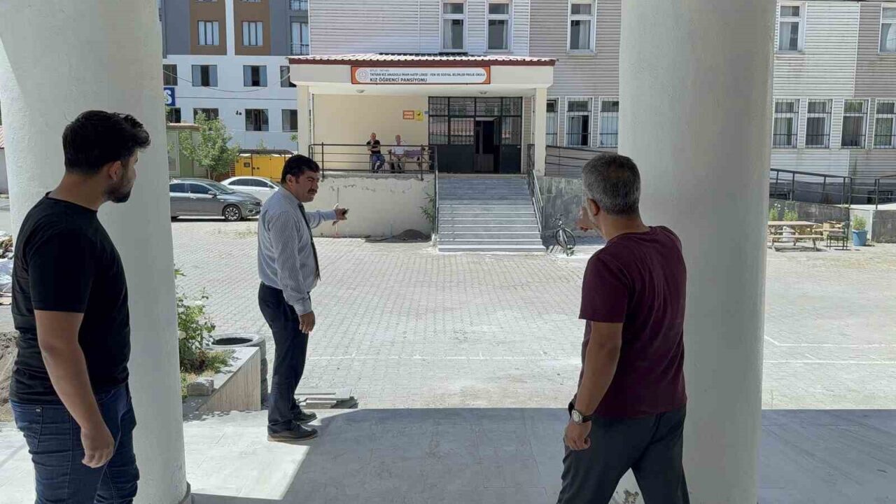 Bitlis’in Tatvan ilçesinde, 2025-2026 eğitim-öğretim yılı öncesi 12 okulda bakım