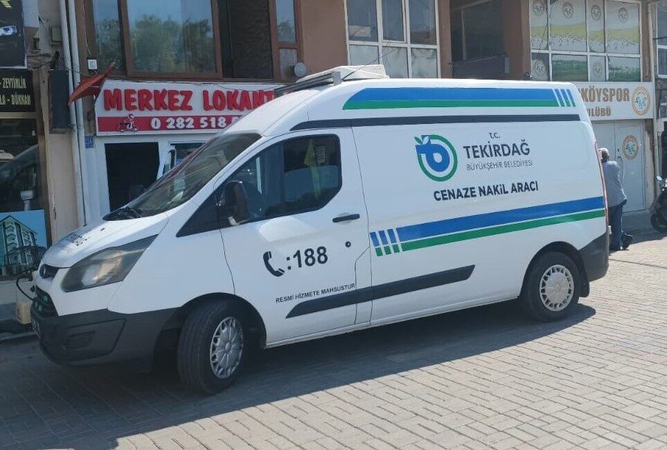 Tekirdağ'ın Şarköy ilçesinde yaşayan 61 yaşındaki Mustafa Erışık, evinde hareketsiz