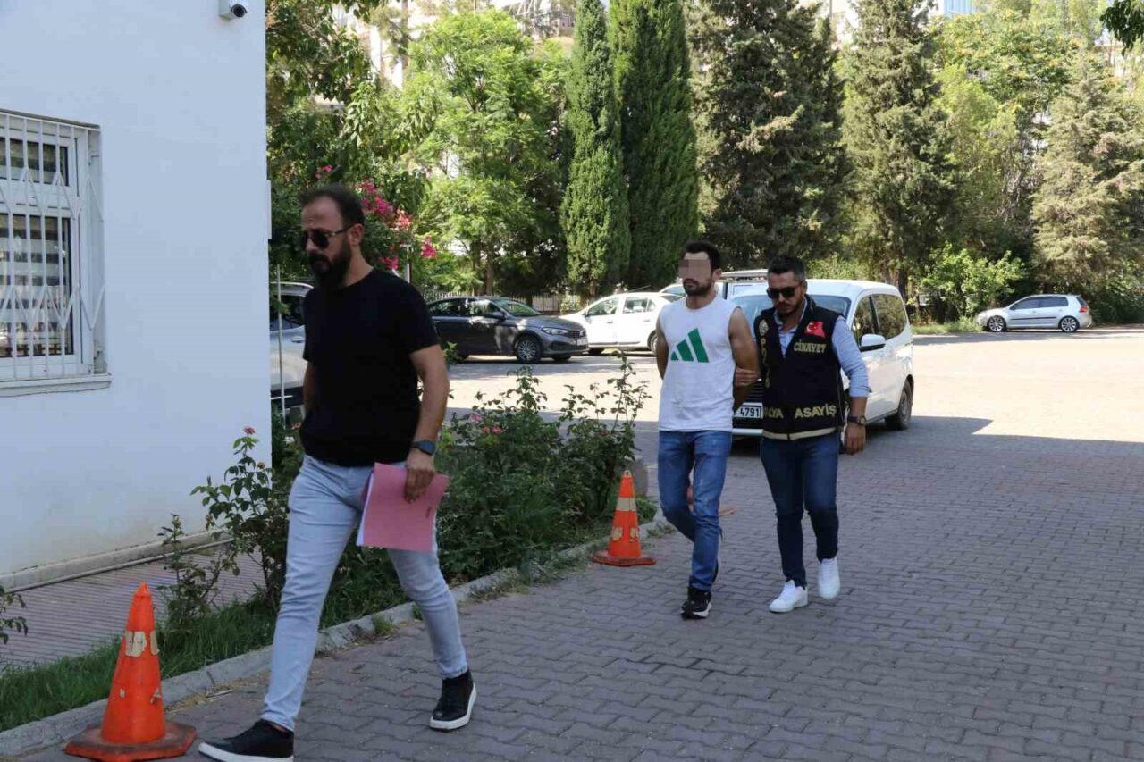 Antalya'da Emir Batuhan Çelik'i tabancayla vurup öldüren H.T., adliyeye sevk