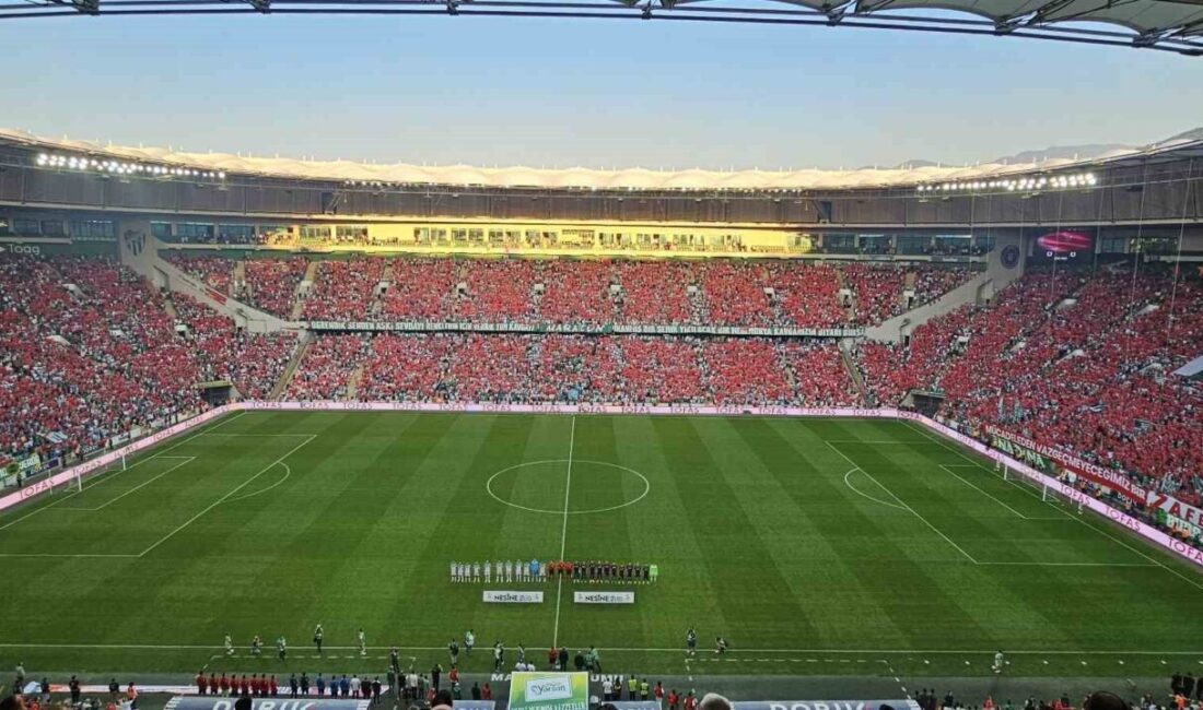 TFF 2. Lig Kırmızı Grup'ta Bursaspor, 1461 Trabzon FK'yı 1-0