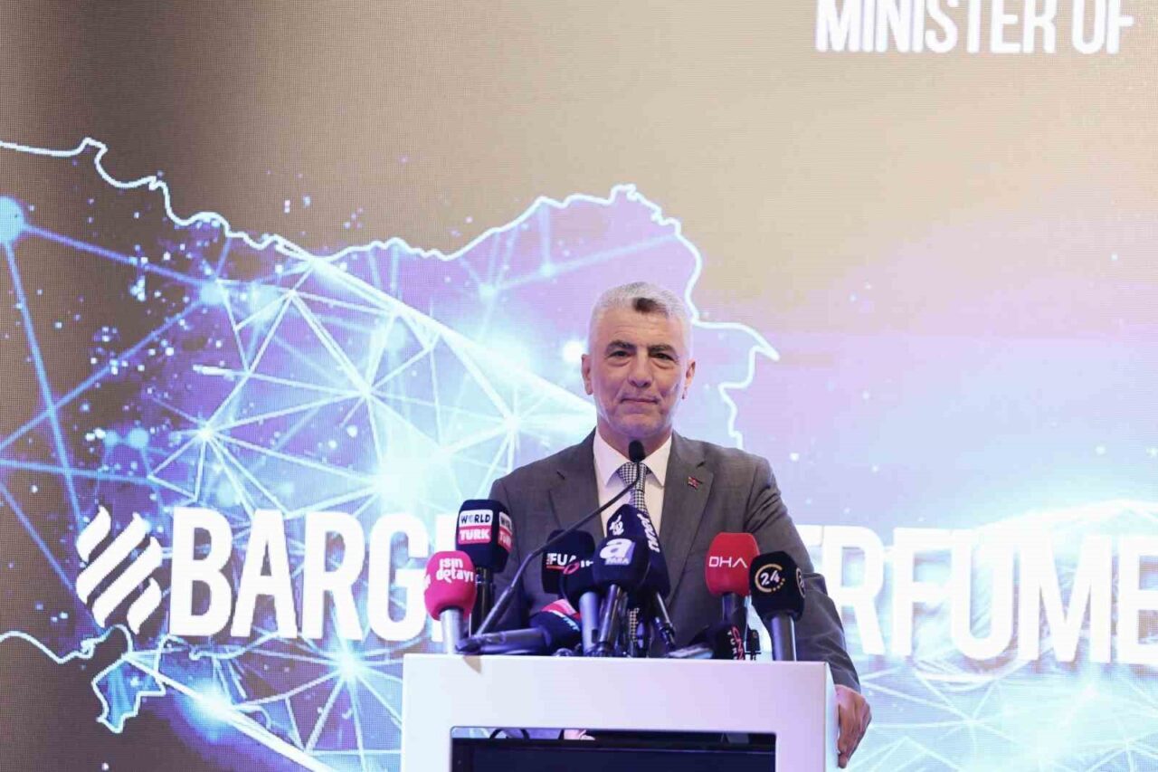 Ticaret Bakanı Ömer Bolat, Türk müteahhitlik sektörünün Afrika'daki projelerin toplam