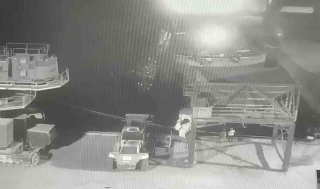 Balıkesir’in Marmara Adası açıklarında 'Graywof' isimli yatın parçalanması sonrası, kuru